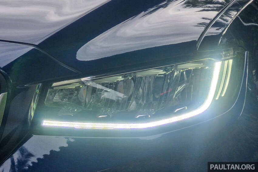 Unattached Photo Post 10 1822963