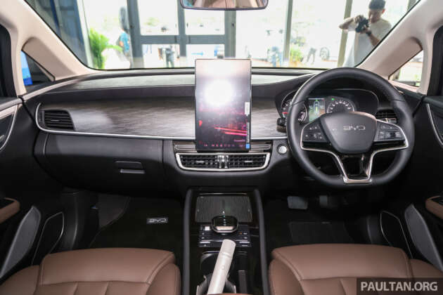 BYD M6 EV – hampir 1,000 unit telah ditempah hanya sebulan selepas dilancarkan pada pasaran Malaysia