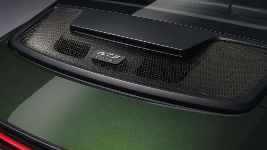 2025 Porsche 911 GT3 facelift debuts – 8% shorter gear ratios, chassis upgrades, Touring gets rear seats 1903848