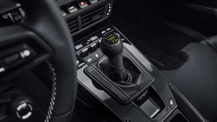 2025 Porsche 911 GT3 facelift debuts – 8% shorter gear ratios, chassis upgrades, Touring gets rear seats 1903853