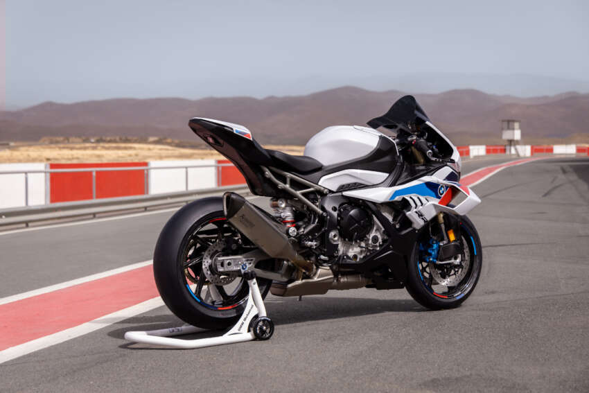 2025 BMW Motorrad M1000RR, S1000RR super bikes updated – 218 hp, slide control, new fairing 1843589