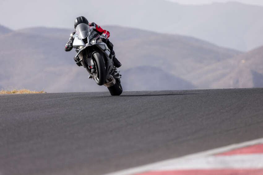 2025 BMW Motorrad M1000RR, S1000RR super bikes updated – 218 hp, slide control, new fairing 1843594