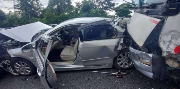 Lorry rams into 11 cars, 1 motorcycle in MRR2 pile up