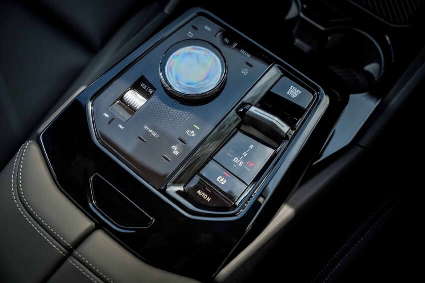 2025 BMW 530i M Sport in Malaysia – 258 PS mild hybrid, adaptive dampers, rear steering; est RM400k 1873241