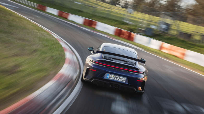 2025 Porsche 911 GT3 with manual gearbox, Weissach package sets new Nurburgring record – 6:56.294 min 1903397