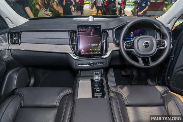 2025 Volvo XC90 facelift launched in Malaysia – B5 MHEV at RM418,888, T8 PHEV RM434,888; Ultra spec