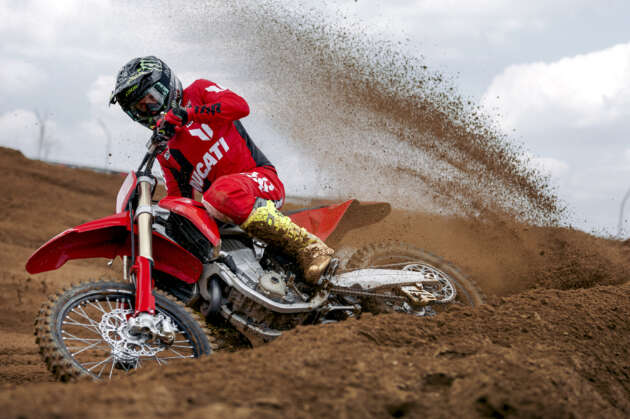 2025 Ducati Desmo450 MX is Borgo Panigale’s first motocross motorcycle, world-wide sale year-end