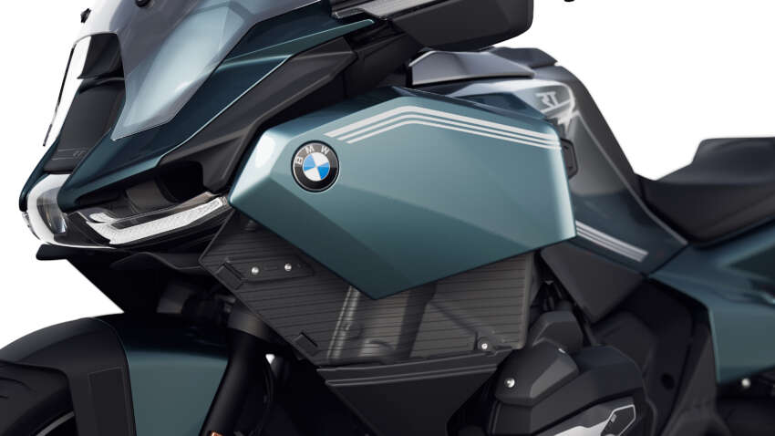 2025 BMW Motorrad R1300 RT sports-tourer unveiled 1908036