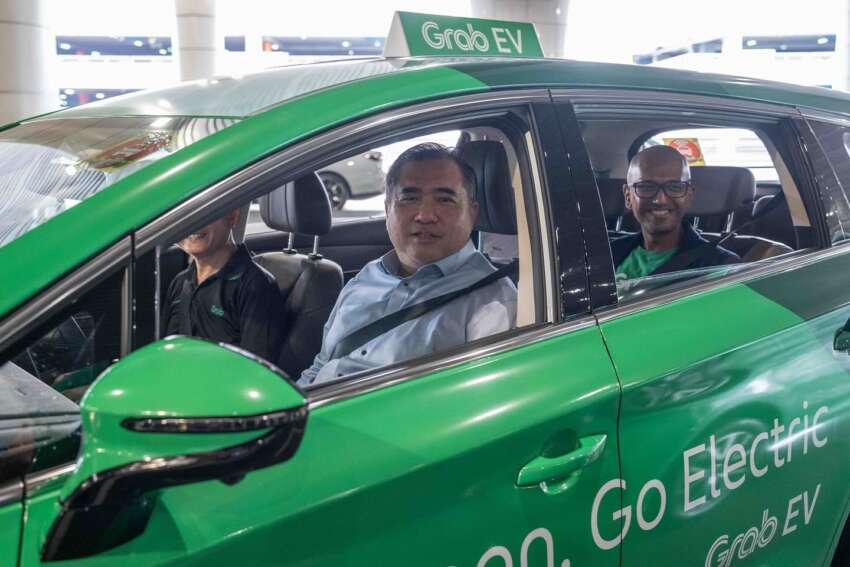 Grab Malaysia launches EV ride-hailing service from KLIA – 10 BYD M6 MPVs form the new electric fleet 1931854