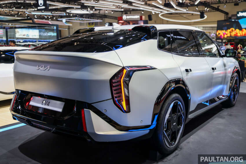 Kia EV4 sedan shown at GIIAS 2025 – 204 PS FWD; two battery sizes, up to 630 km range WLTP 1947841