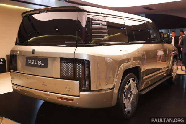 Yangwang U8L in China – BYD’s ultra-luxurious 6-seater REEV SUV rivals Rolls-Royce Cullinan; RM771k