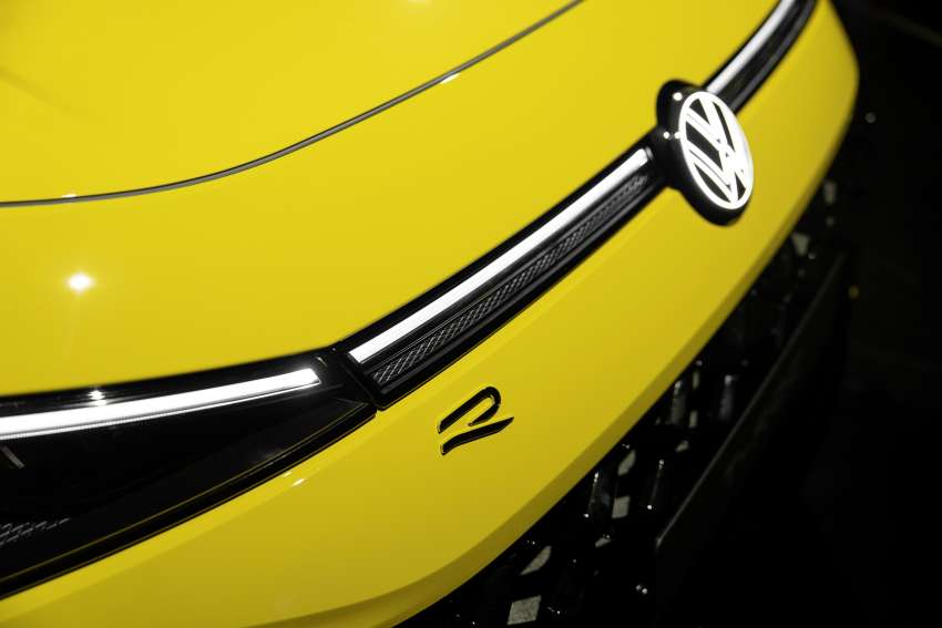 2025 Volkswagen T-Roc revealed – second-gen ‘Golf SUV’ is longer, 1.5L eTSI MHEV, column gear selector 1961807