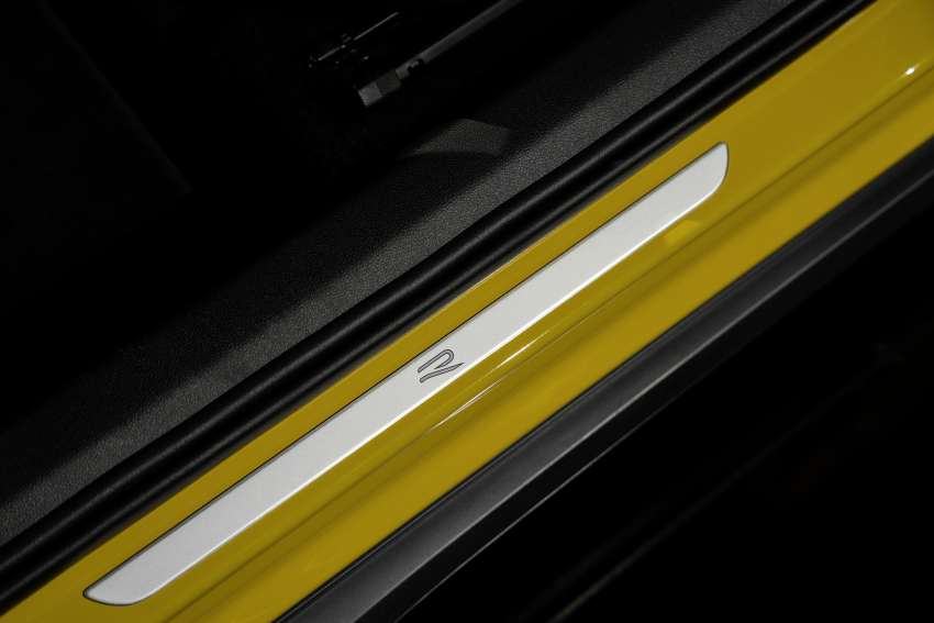 2025 Volkswagen T-Roc revealed – second-gen ‘Golf SUV’ is longer, 1.5L eTSI MHEV, column gear selector 1961818