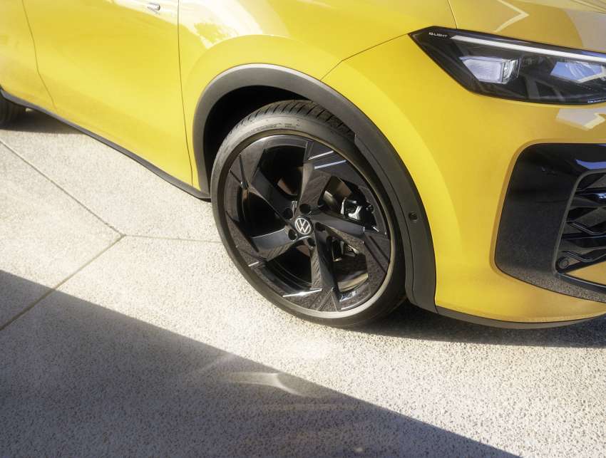 2025 Volkswagen T-Roc revealed – second-gen ‘Golf SUV’ is longer, 1.5L eTSI MHEV, column gear selector 1961827