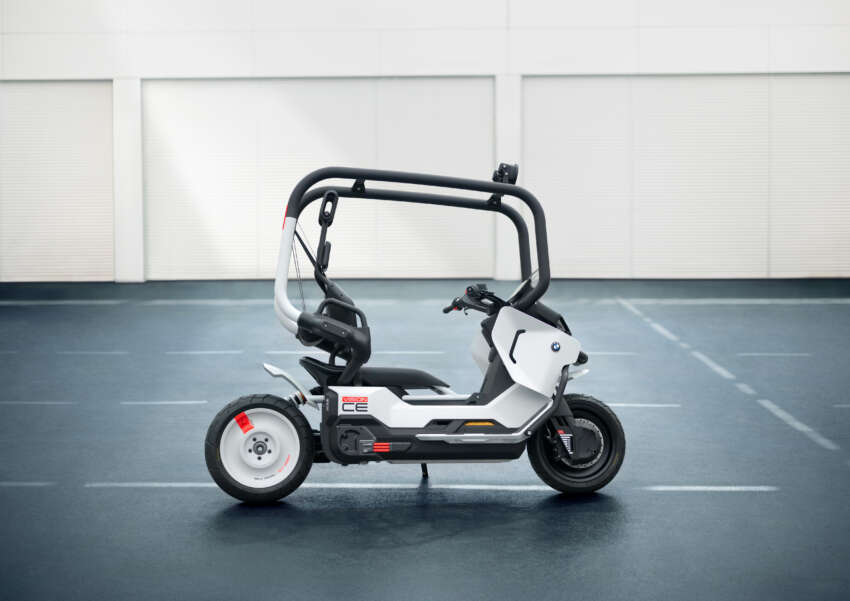 BMW Motorrad Vision CE e-scooter comes with cage 1963004