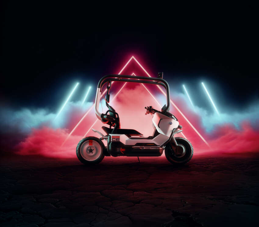 BMW Motorrad Vision CE e-scooter comes with cage 1963024