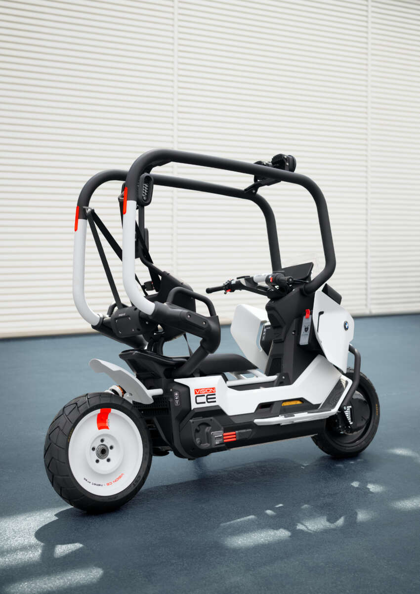 BMW Motorrad Vision CE e-scooter comes with cage 1963009