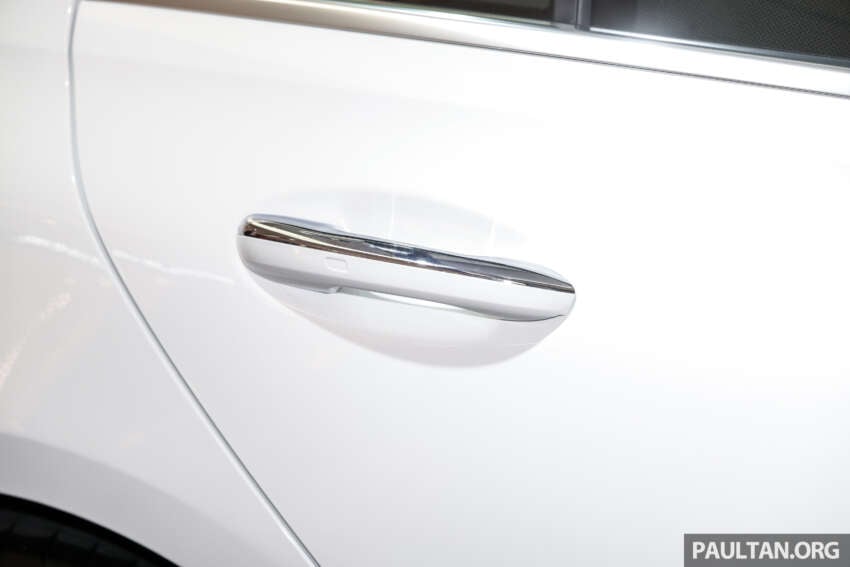 Mercedes-Benz C200 AMG Line launched in Malaysia – CKD, 19-inch AMG alloys, 360 camera, RM292,888 1967540