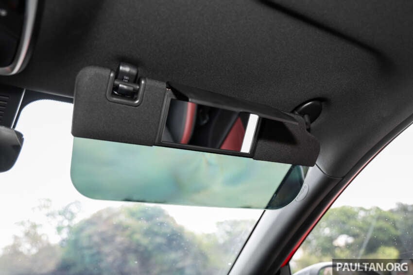 2025 Proton X50 facelift – full gallery of Flagship variant with big spoiler, two-tone interior, sunroof 1970549