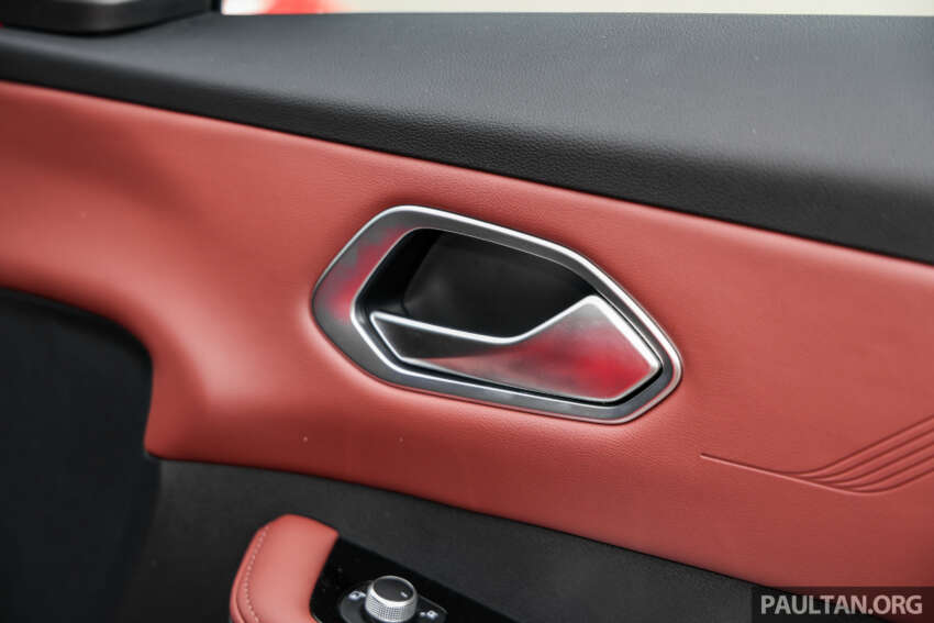 2025 Proton X50 facelift – full gallery of Flagship variant with big spoiler, two-tone interior, sunroof 1970558