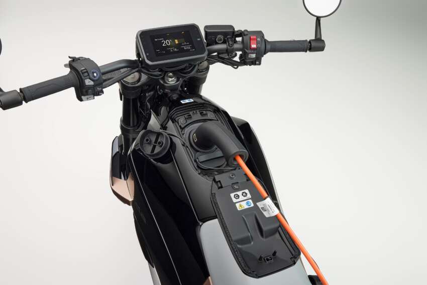 Honda WN7 electric motorcycle unveiled for Europe 1971739