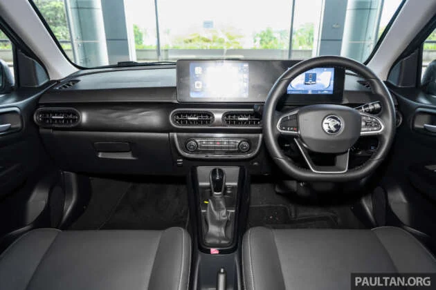 Proton Saga 2026 dilancarkan di Malaysia — Standard, Executive, Premium; 1.5L NA 120 PS; dari RM38,990