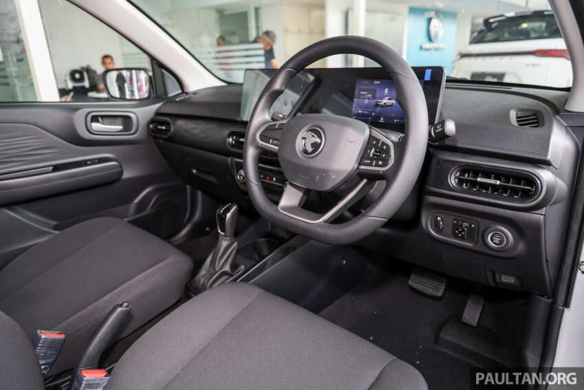 Proton Saga MC3 Standard 2026 – galeri penuh varian paling murah; enjin 1.5L 120 PS/150 Nm, 4AT, RM38k 2007963