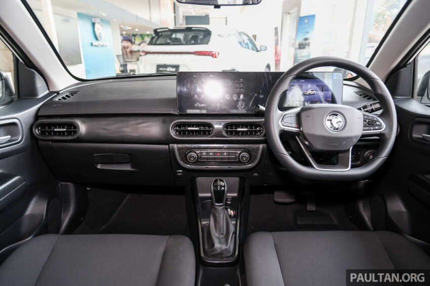 Proton Saga MC3 Standard 2026 – galeri penuh varian paling murah; enjin 1.5L 120 PS/150 Nm, 4AT, RM38k 2007964