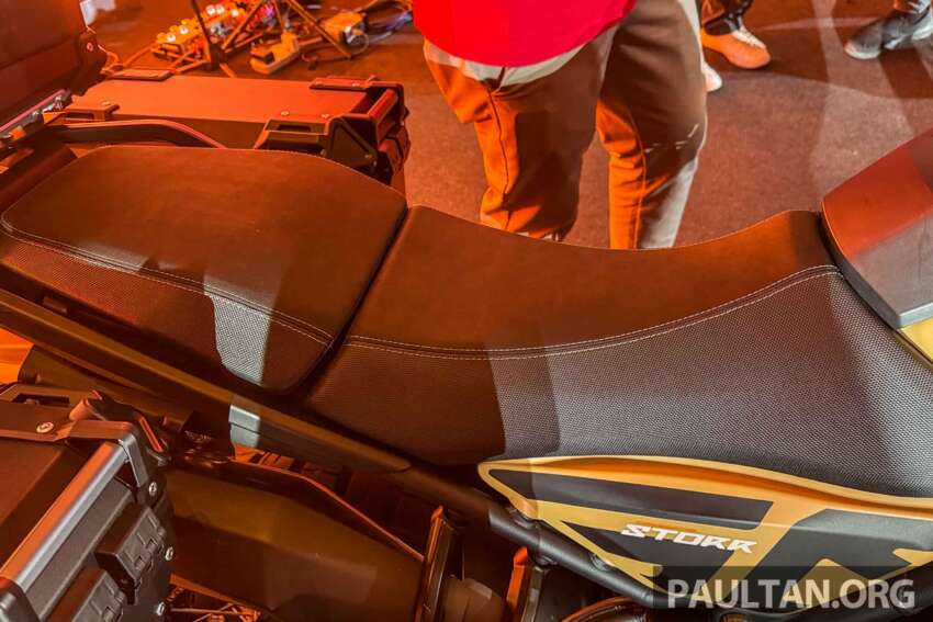 Brixton Crossfire Storr 500 dilancarkan untuk pasaran Malaysia – dua silinder 486 cc, RM30k termasuk beg 2035485