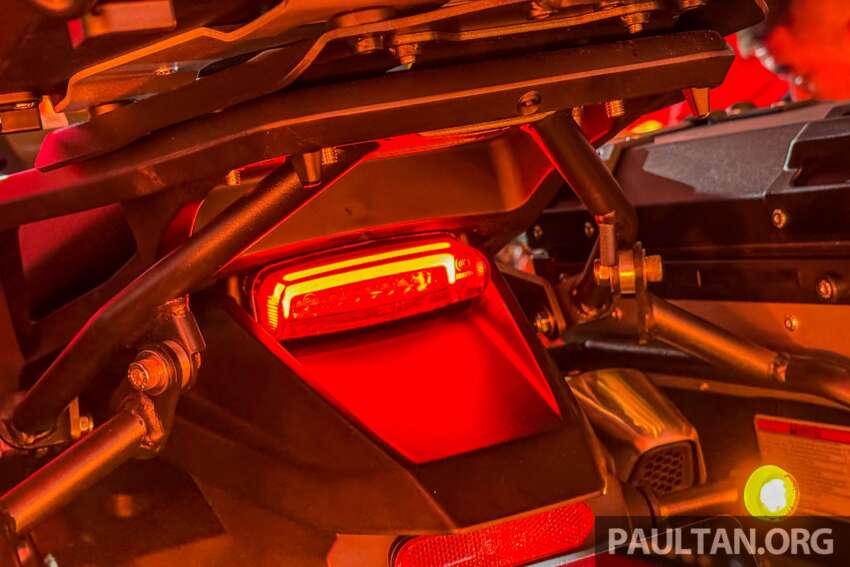 Brixton Crossfire Storr 500 dilancarkan untuk pasaran Malaysia – dua silinder 486 cc, RM30k termasuk beg 2035483