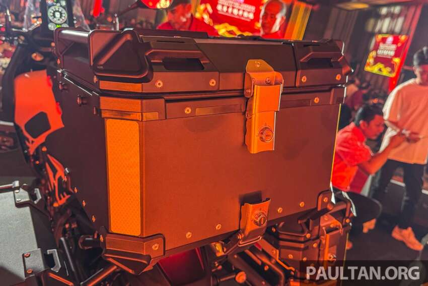 Brixton Crossfire Storr 500 dilancarkan untuk pasaran Malaysia – dua silinder 486 cc, RM30k termasuk beg 2035481