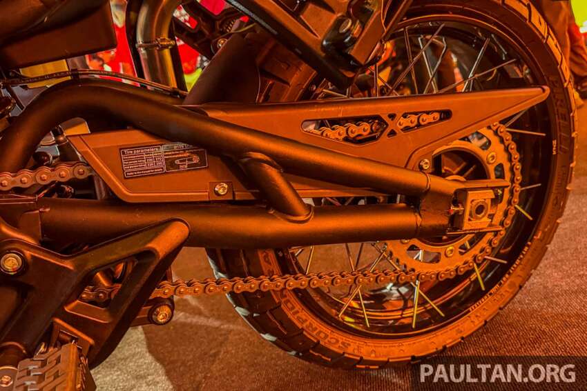 Brixton Crossfire Storr 500 dilancarkan untuk pasaran Malaysia – dua silinder 486 cc, RM30k termasuk beg 2035475