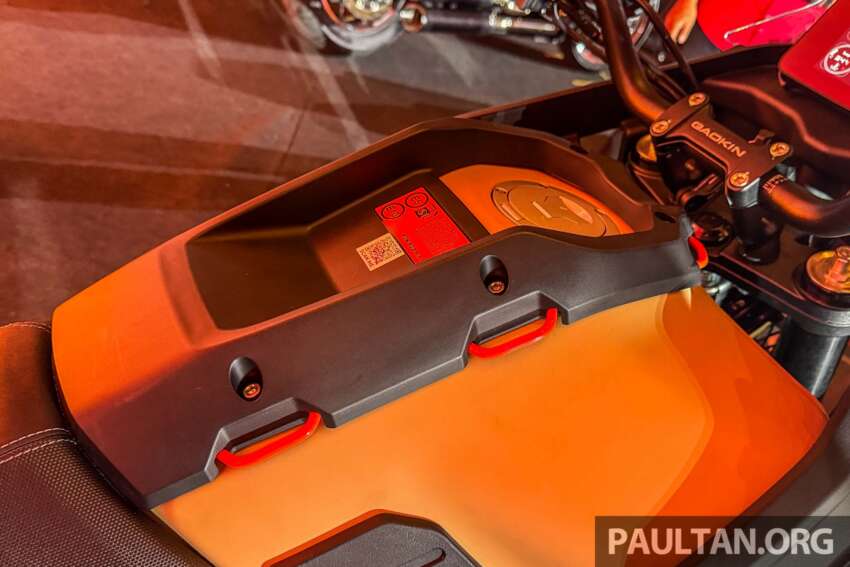 Brixton Crossfire Storr 500 dilancarkan untuk pasaran Malaysia – dua silinder 486 cc, RM30k termasuk beg 2035490