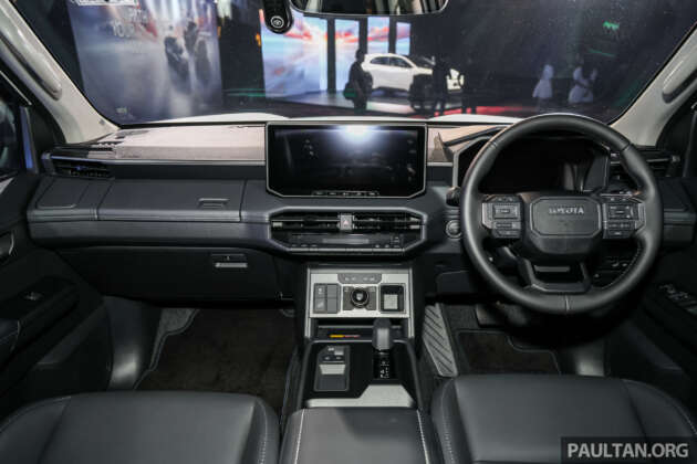 Toyota Hilux EV 2026 dilancar di Malaysia — 59.2 kWh, 196 PS, 257 km jarak WLTP, CBU Thailand; RM226k