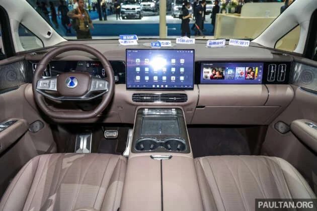 2026 Denza D9 in Beijing – new interior, passenger and rear screens, up to 800 km CLTC, Flash Charging