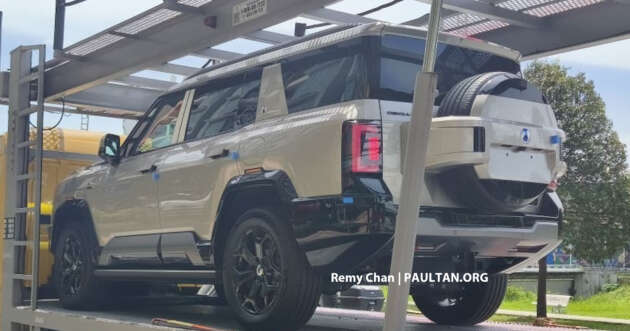 Denza B8 spied in Malaysia – 578 PS/760 Nm dual-motor, 3-row plug-in hybrid SUV set for launch May 21