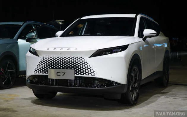 Omoda C7 PHEV, MY-spec C7 to make their first public appearance in Malaysia at KL Fashion Week, Aug 3-9