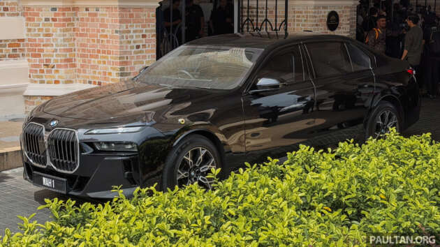 PMX Anwar Ibrahim’s ride to Teksi Madani event – bulletproof BMW 7 Series Protection, twin-turbo V8