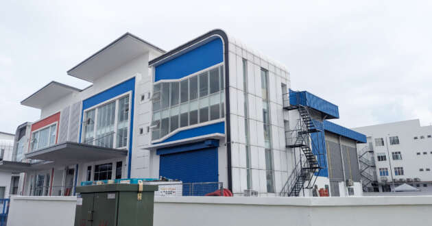 Gigafactory Malaysia EV battery plant in Sepang – initial capacity 1 MWh/year, exports expected to start in 2027