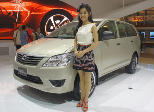 2011 Toyota Innova facelift – exterior and interior updates