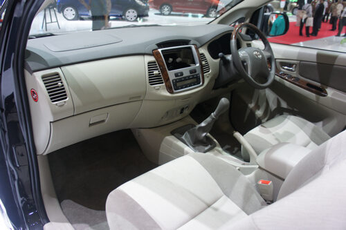 2011 Toyota Innova facelift – exterior and interior updates