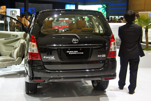 2011 Toyota Innova facelift – exterior and interior updates