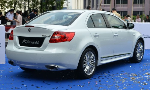 Suzuki Kizashi is finally here – two trims, from RM147,888