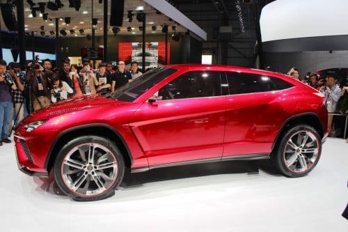 IMG_2974 Lambo Urus concept SUV makes world debut in Beijing