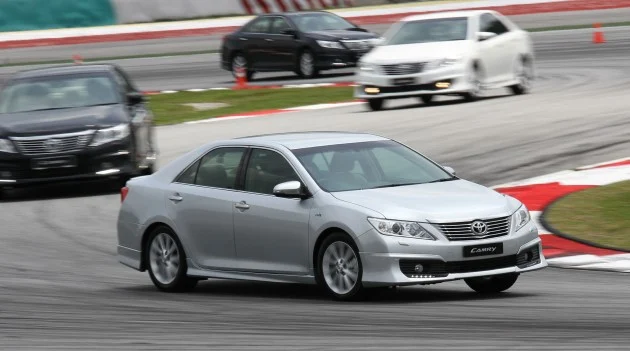 Toyota Camry XV50 – a brief test session at the SIC