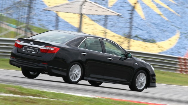 Toyota Camry XV50 – a brief test session at the SIC