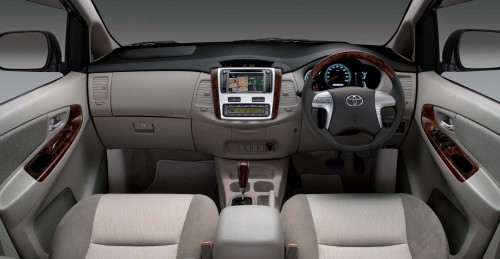 2011 Toyota Innova gets updated looks in Malaysia