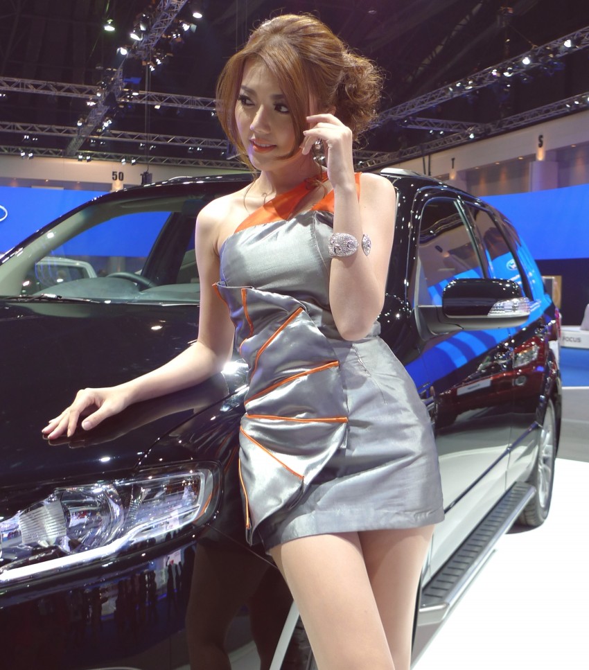 Bangkok Motor Show 2012 – the ladies say hello! 96613