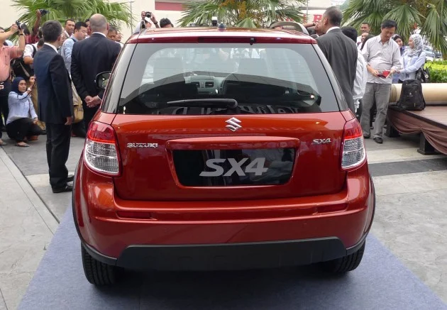 Suzuki SX4 gets a new face – CBU Japan, RM91,888