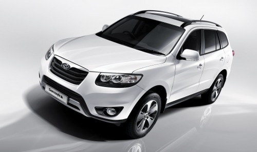 Hyundai Santa Fe goes the premium route – both 2.2 diesel and 2.4 petrol variants get the treatment